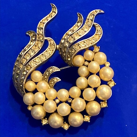 Fabulous midcentury Trifari brooch - Picture 1 of 6